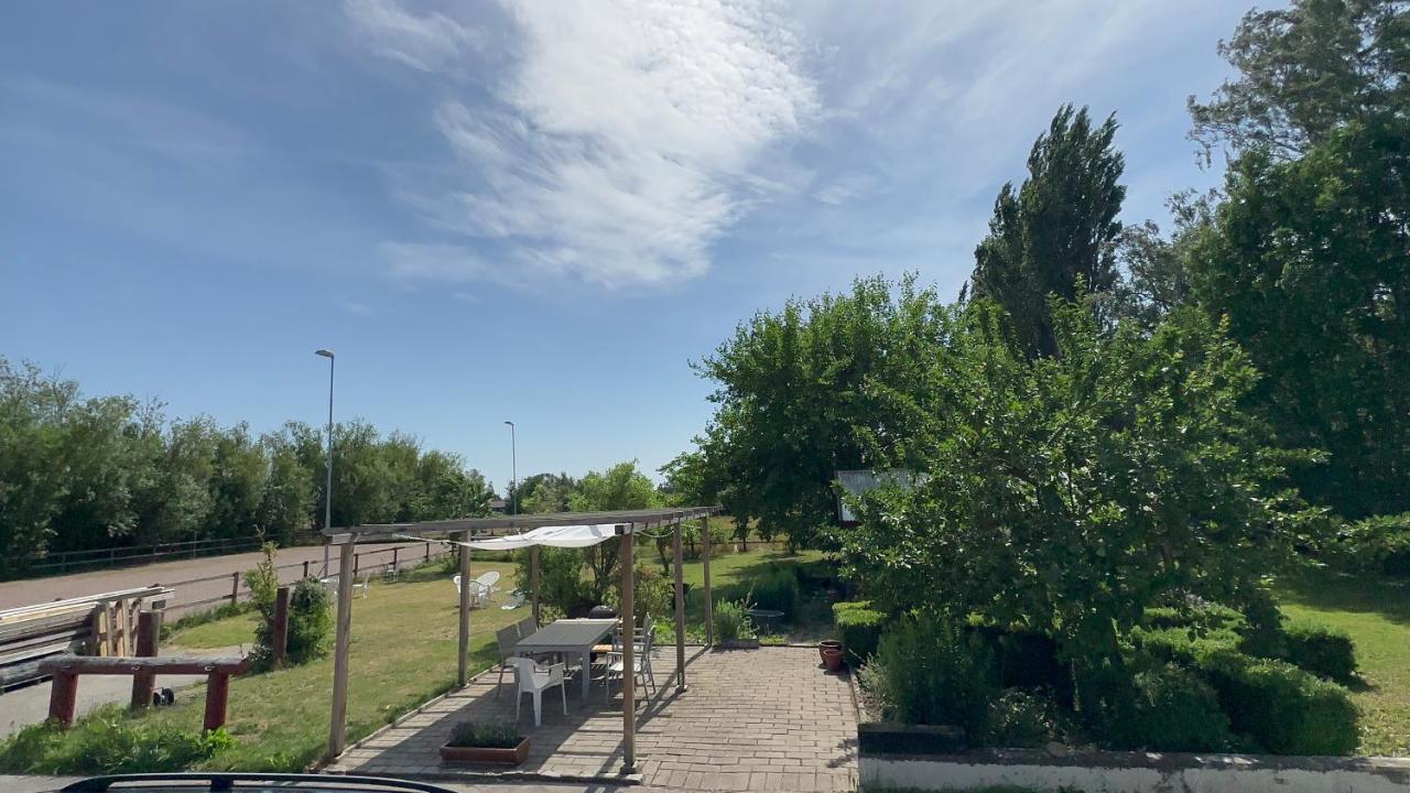 Stort Rymligt Boende Med Tva Sovrum Och Pentry I Lantlig Miljoe Hollviken Exterior photo